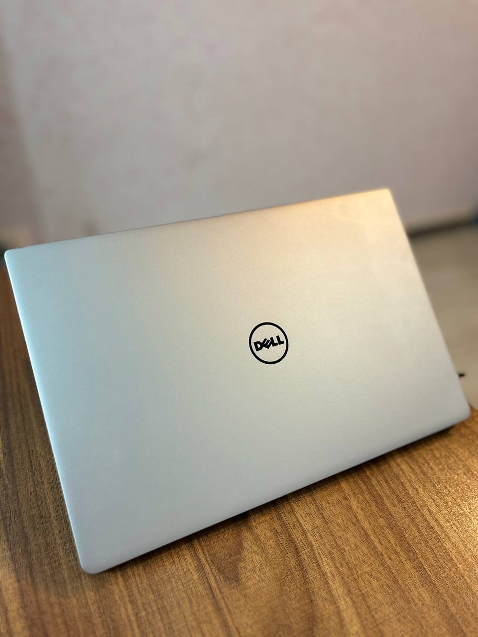 گالری عکس های محصول لپ‌تاپ دل (DELL) مدل XPS 13 9350 8GB-شماره-1